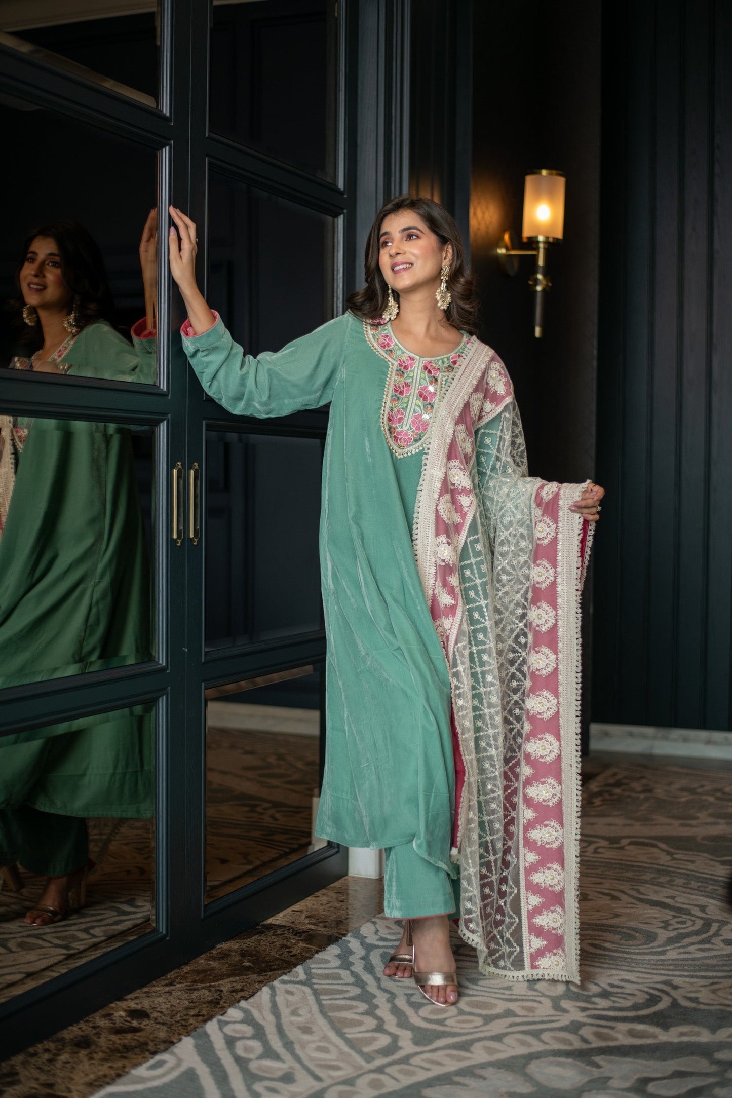 Women's Velvet Mint Green Kurta Set With Thread Work Dupatta