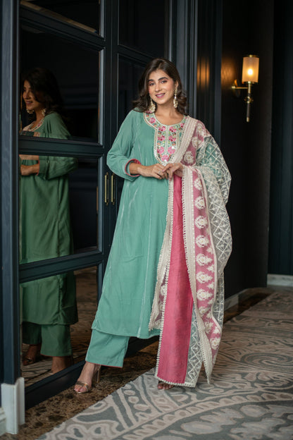 Women's Velvet Mint Green Kurta Set With Thread Work Dupatta