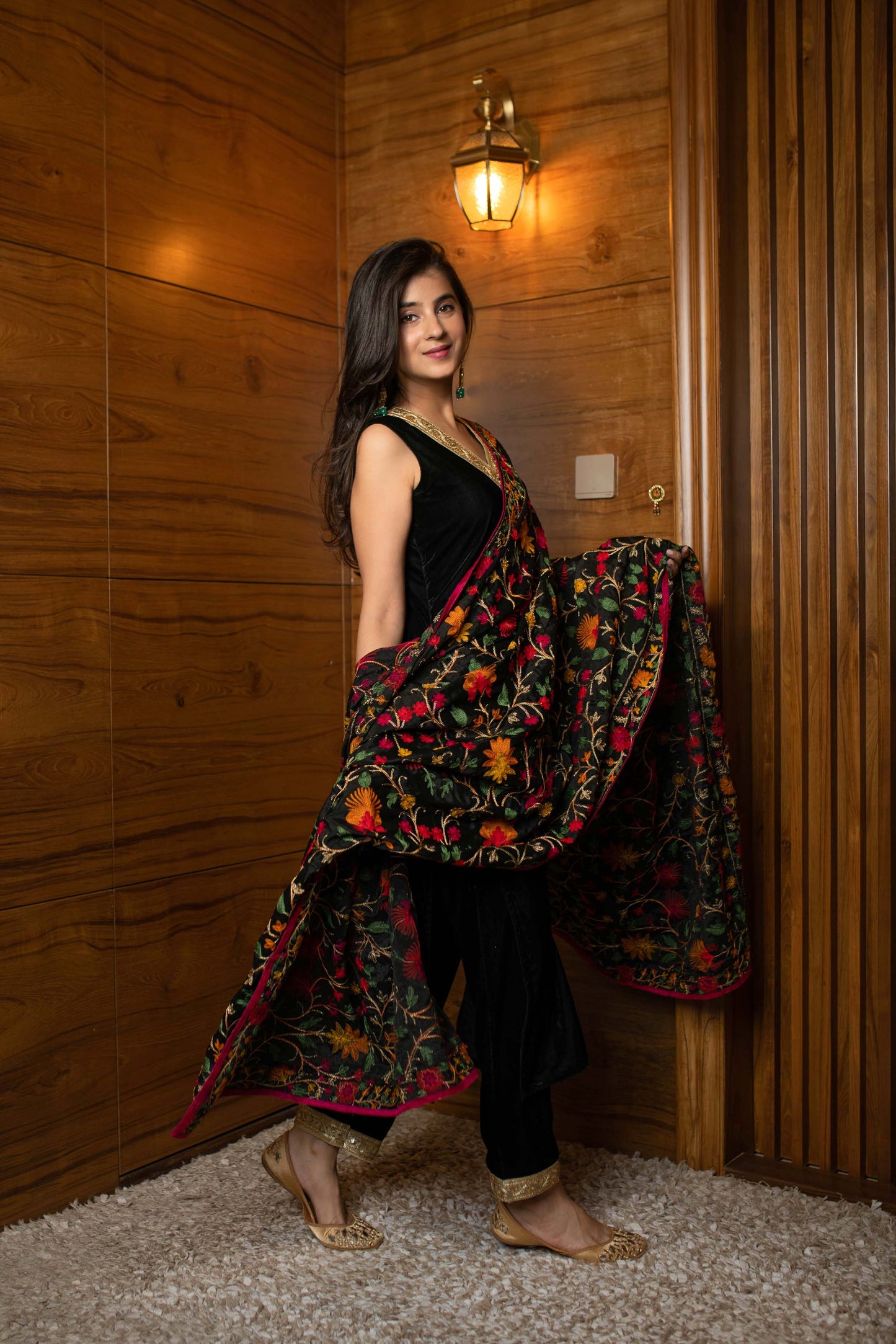 Women's Black Heavy Dupatta Velvet Kurta Set