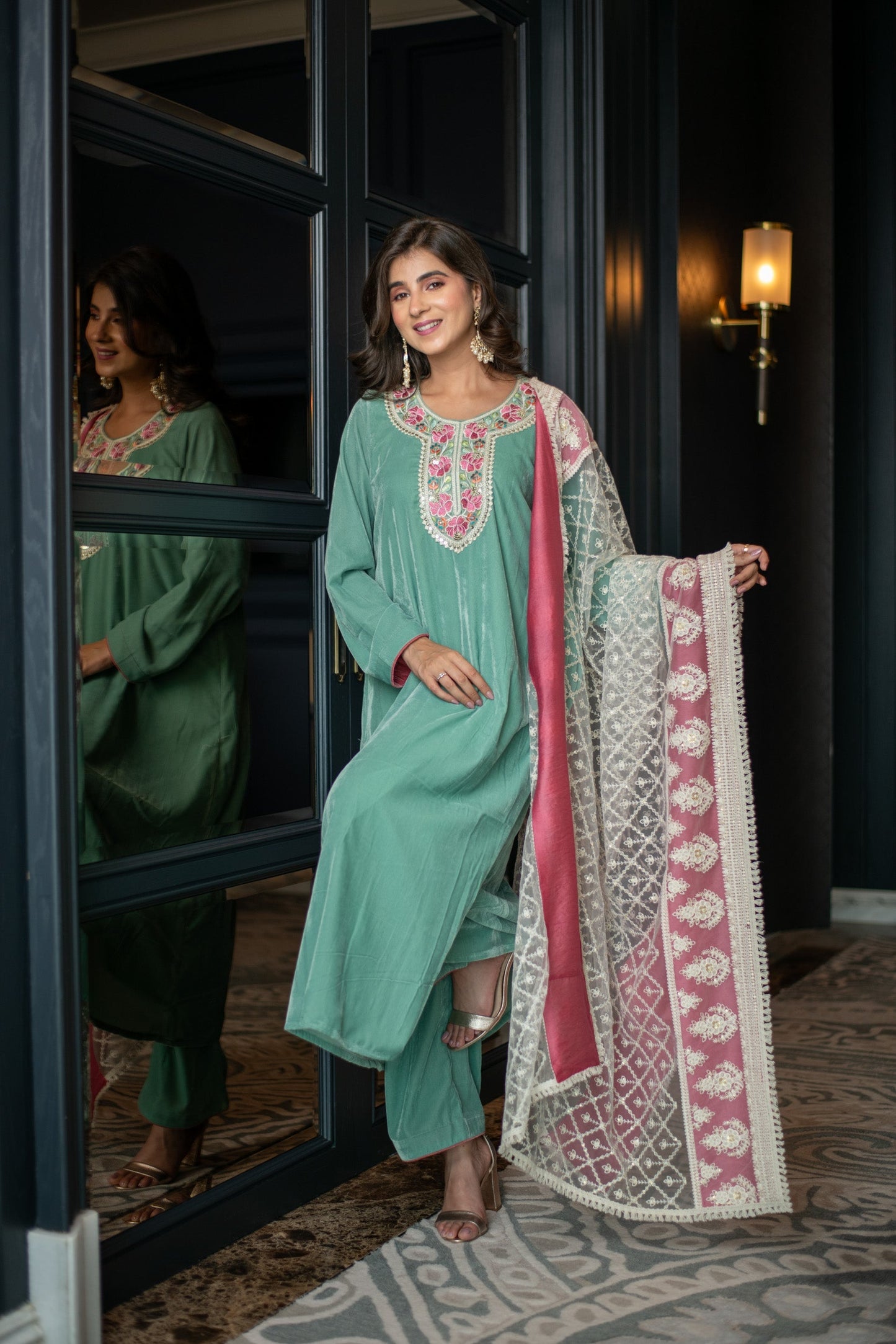 Women's Velvet Mint Green Kurta Set With Thread Work Dupatta