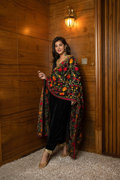 Women's Black Heavy Dupatta Velvet Kurta Set