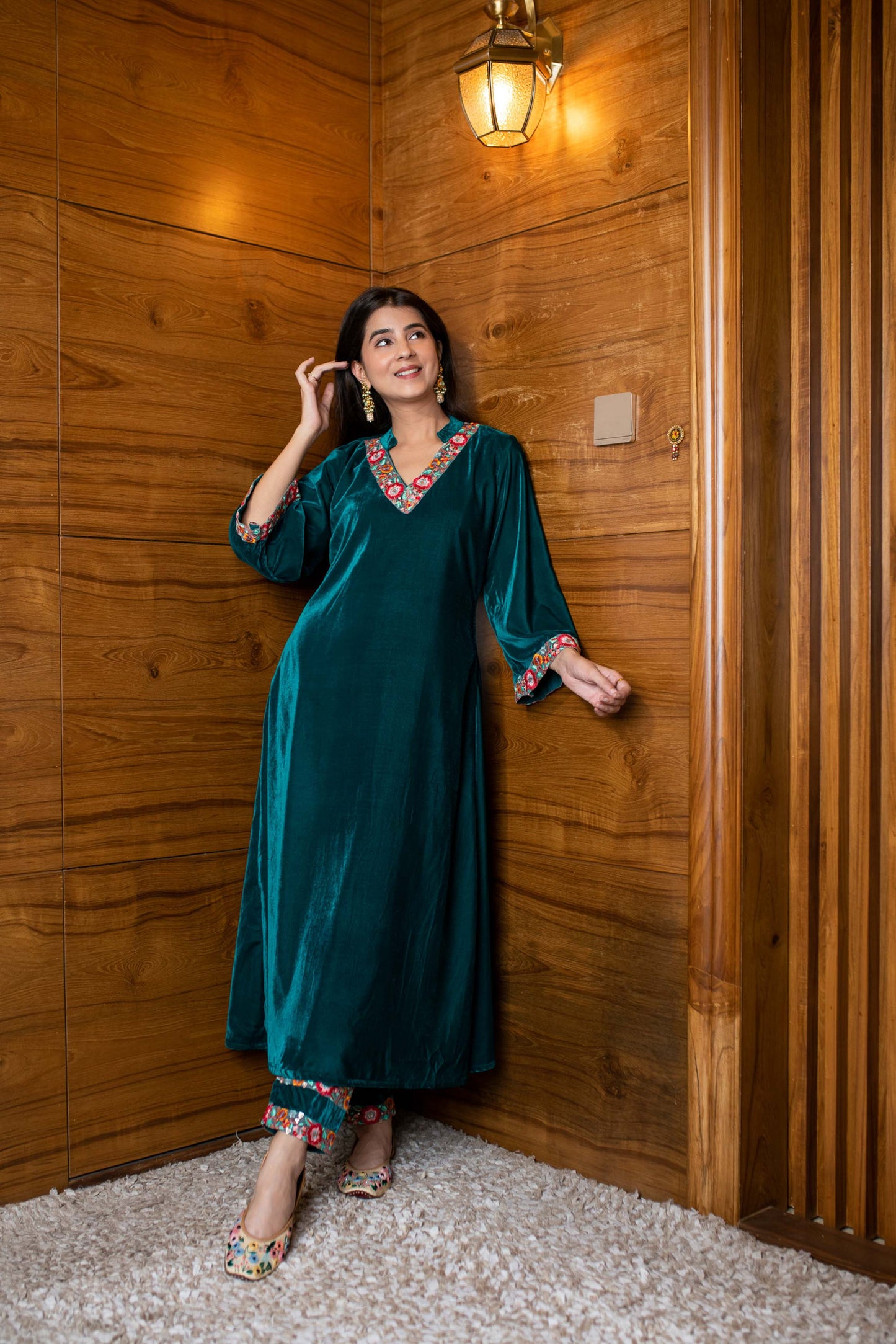 Women's Turquoise Velvet Kurta Set