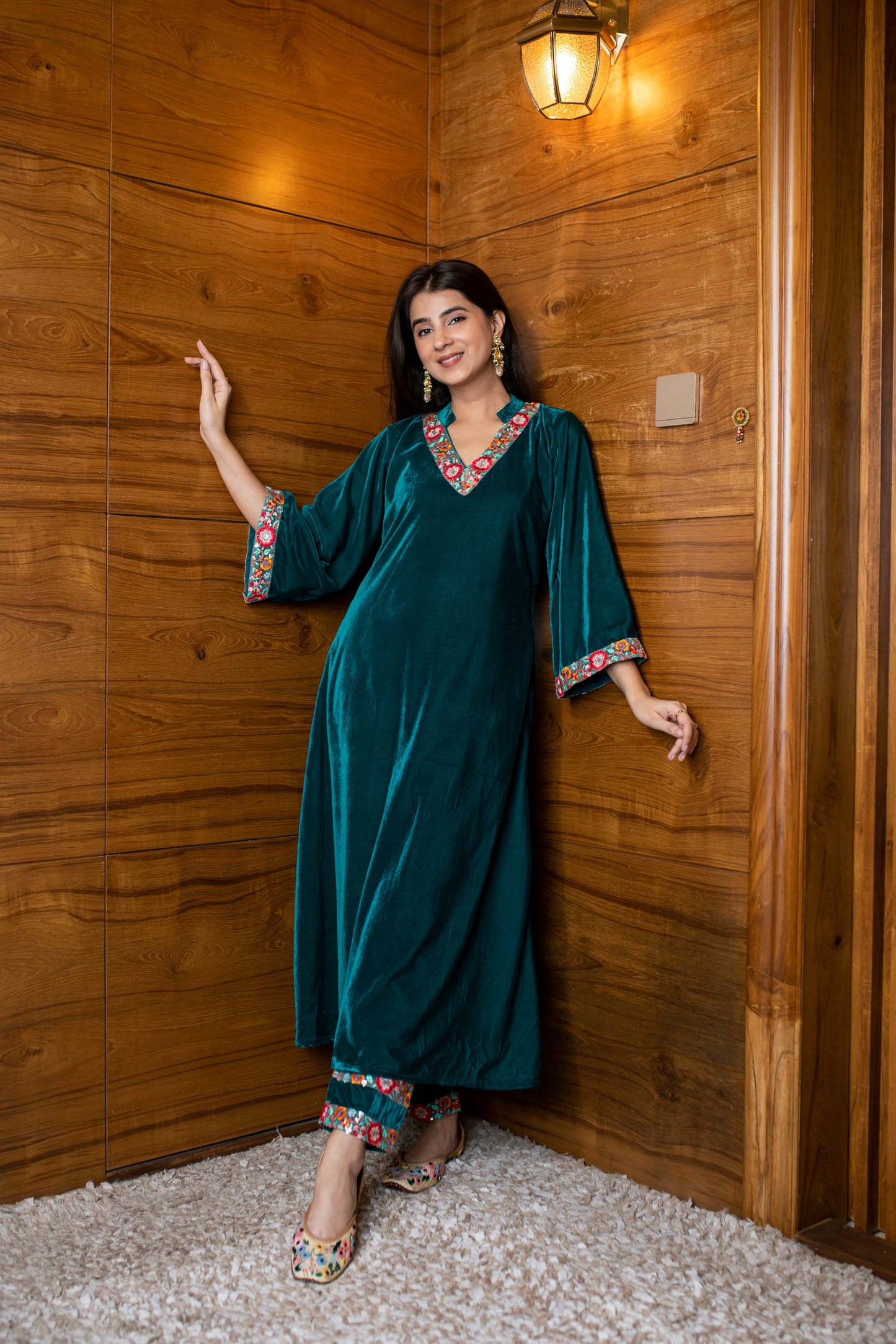 Women's Turquoise Velvet Kurta Set