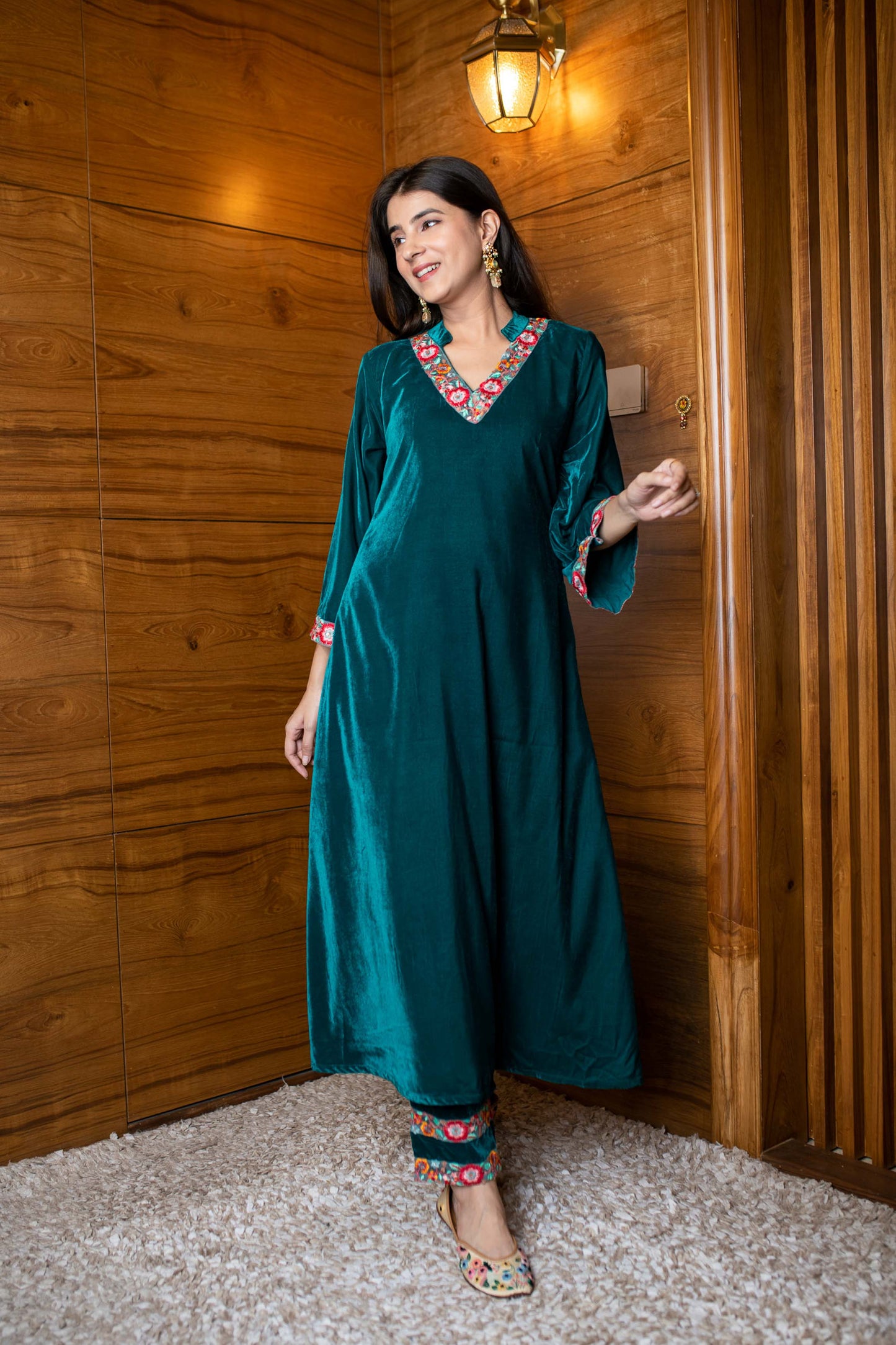 Women's Turquoise Velvet Kurta Set