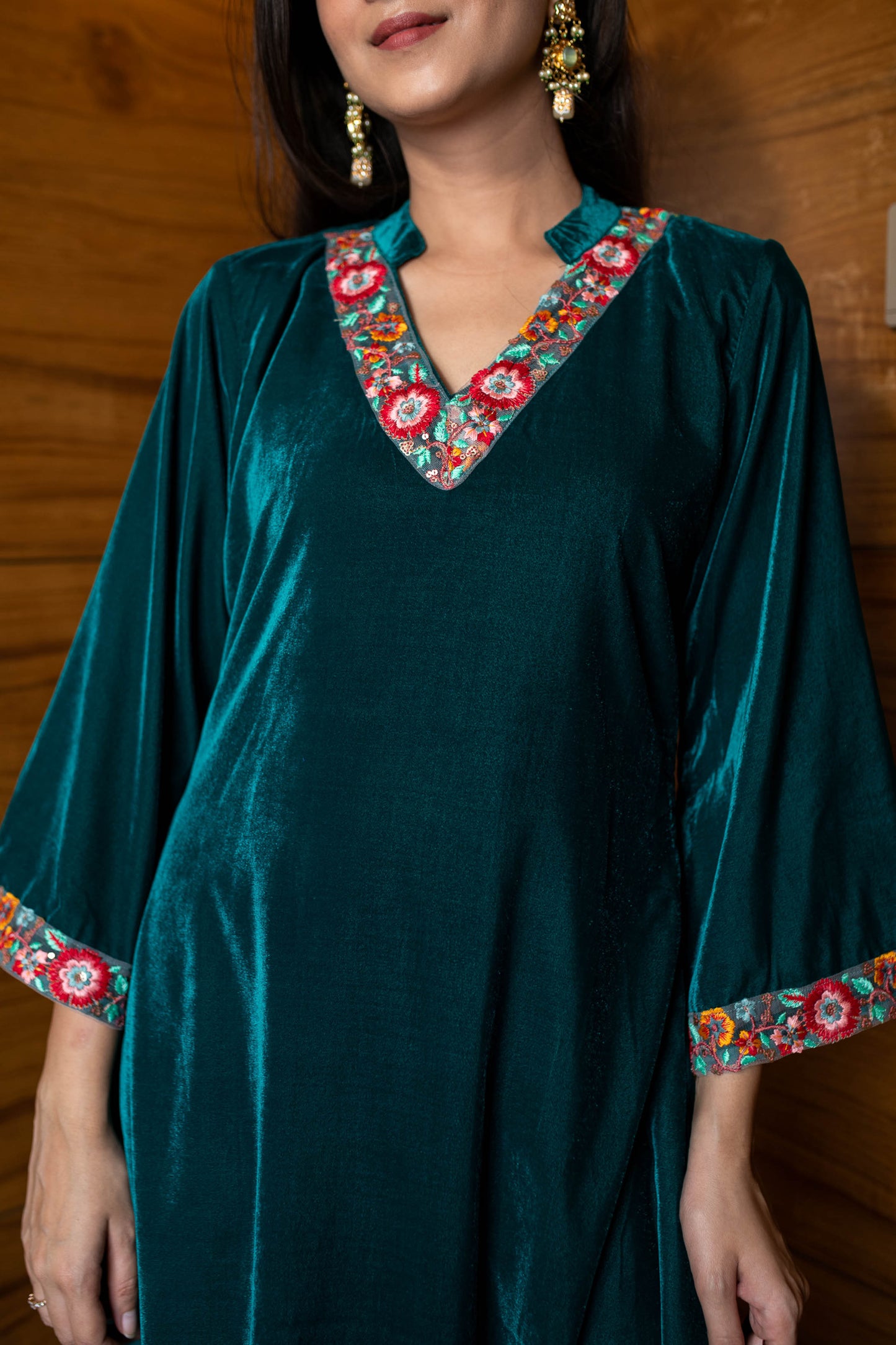 Women's Turquoise Velvet Kurta Set