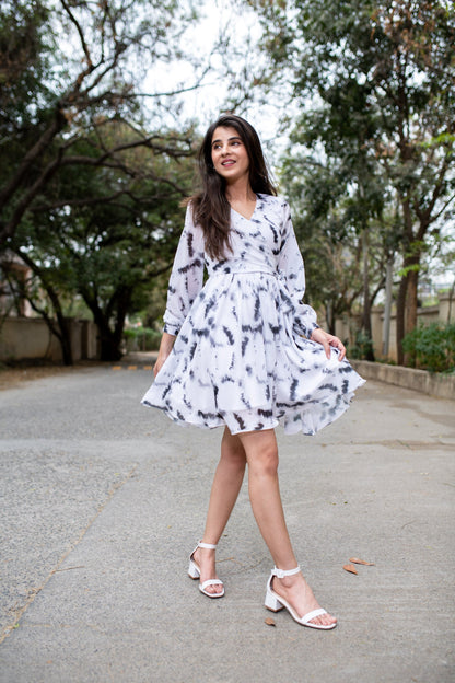 Women's Overlap Black And White (1 Pc Set)
