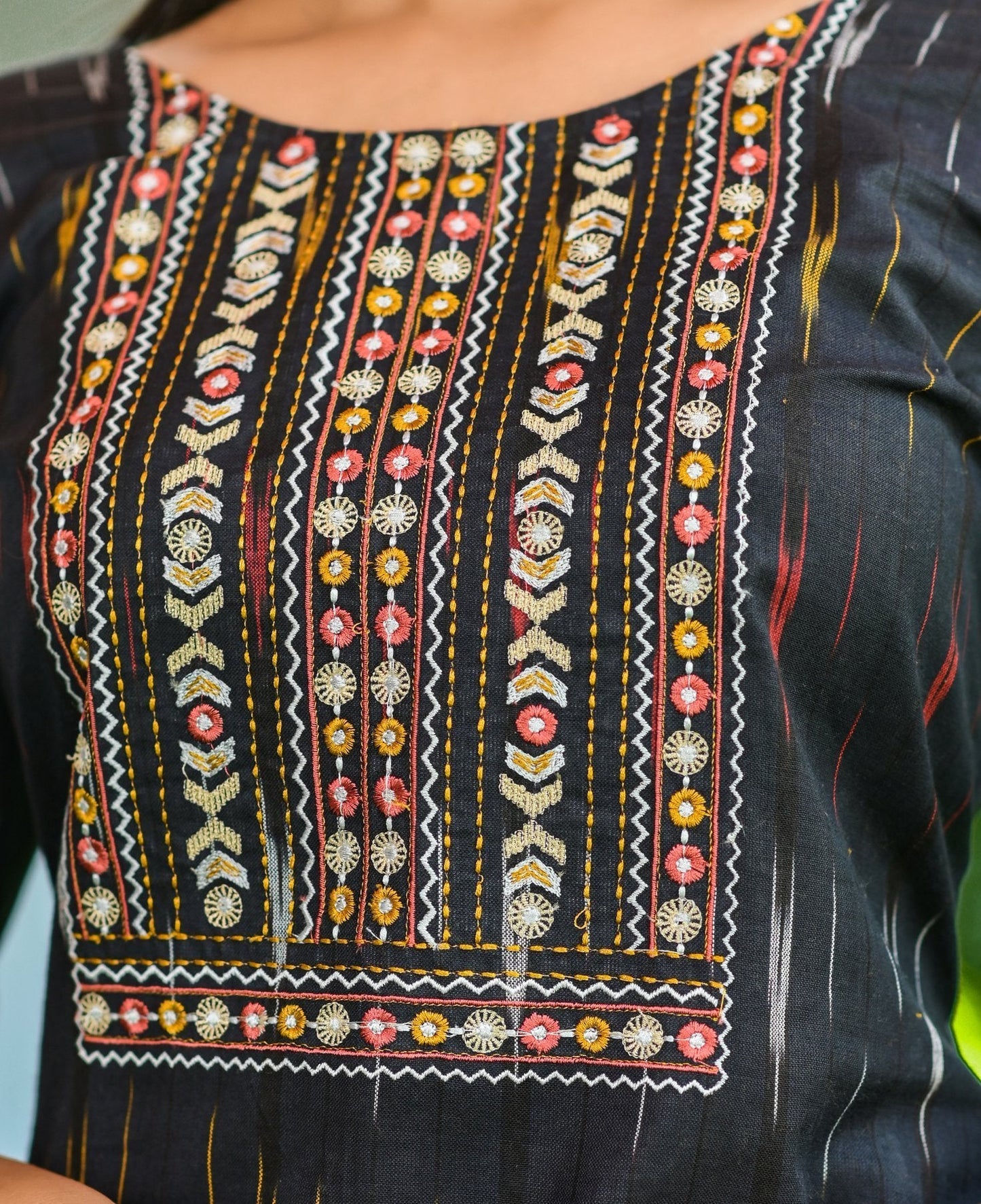 Women's Black Ikat Kurta Set