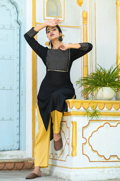 Women's Black Solid Embroidered Kurta Set