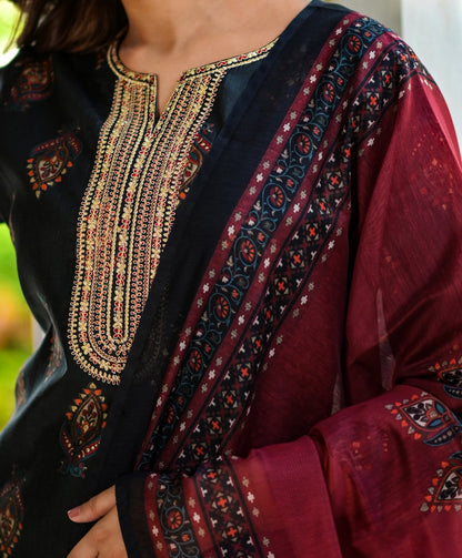 Women's Black Handblock Dupatta Set