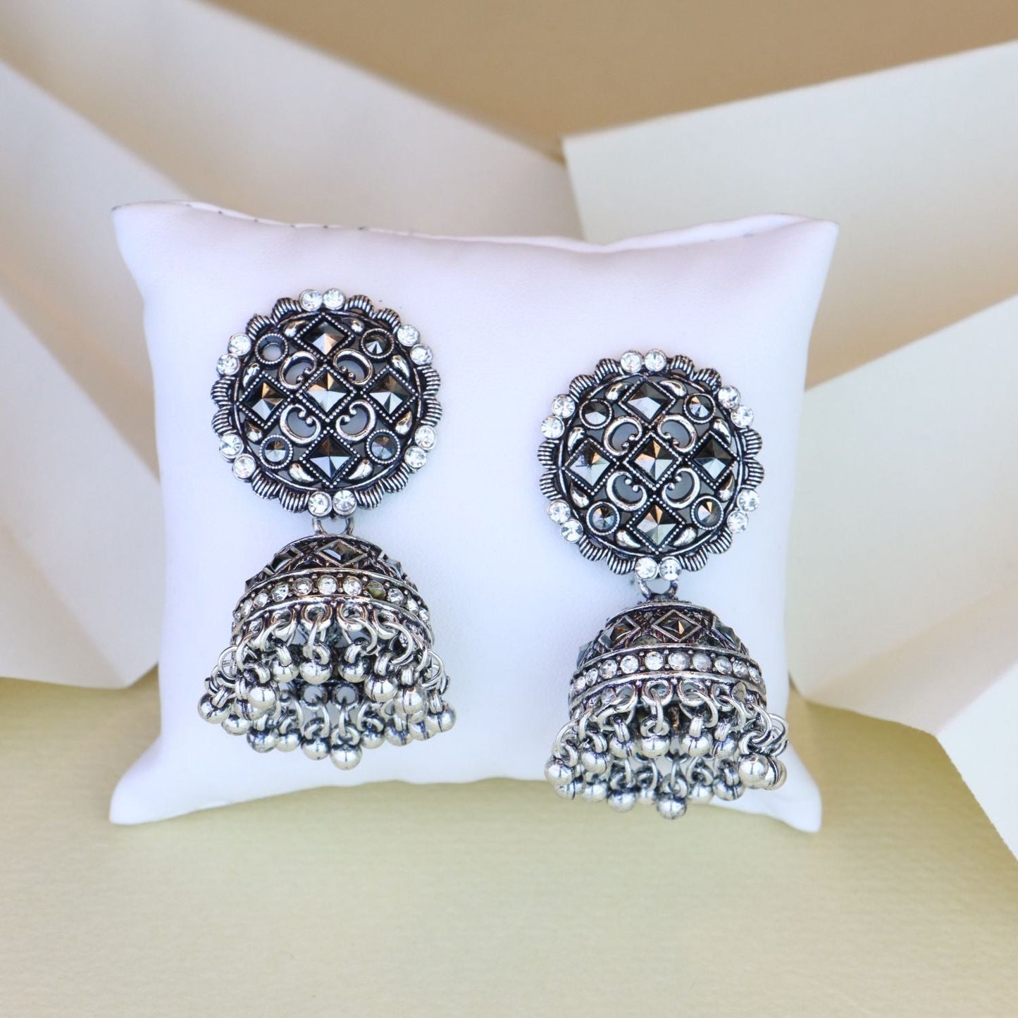 Women's 18K Silver Oxidised Traditional Kundan & Stone Studded Jhumka Earrings (E3064Ox)