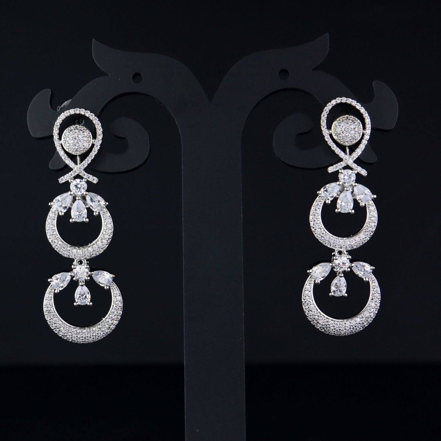 Women's Silver Plated Glittering Crystal Ad Stone Studs Earrings (E3071Zg)