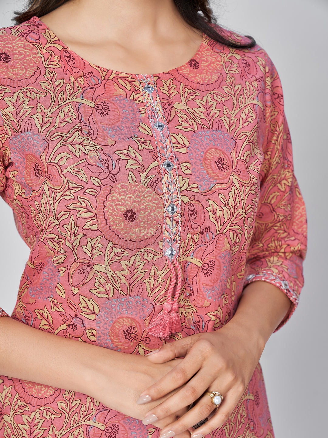 Women's Pink Cotton Kurta & Pant With Dupatta By Vbuyz- (3