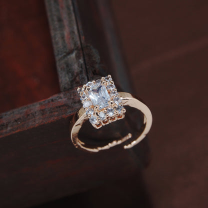 Women's Rose GoldÂ Crystal AD Sparkling Heart Shaped Finger Ring