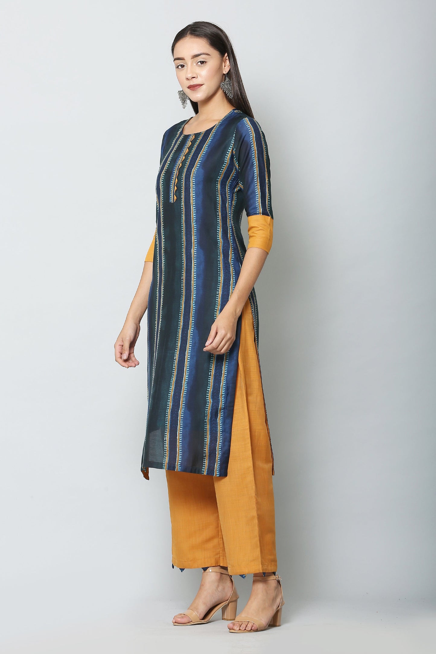 Women's Blue Color Muslin Straight Printed Kurta Pant Set