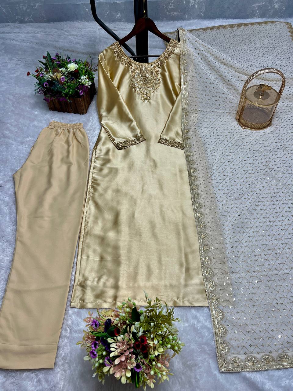 Color_Beige