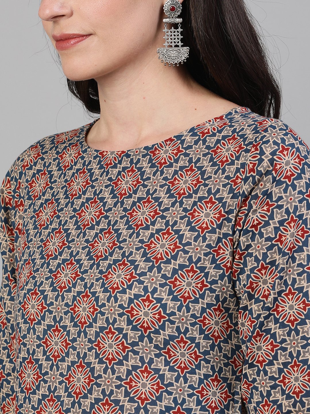 Women's Blue Calf Length Three-Quarter Sleeves Straight Ethnic Motif Printed Cotton Kurta With Pockets