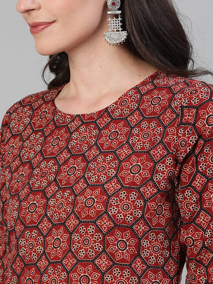 Women's Maroon Calf Length Three-Quarter Sleeves Straight Ethnic Motif Printed Cotton Kurta With Pockets And Face Mask