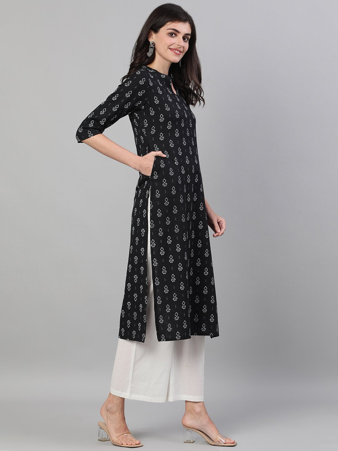 Women's Black Three-Quarter Sleeves Straight Kurta With Palazzo And Pockets With Face Mask