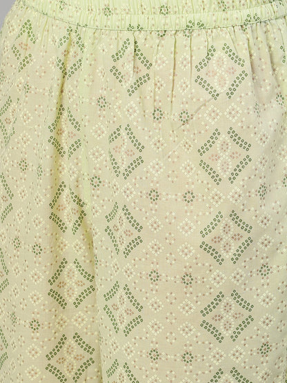 Women's Green Three-Quarter Sleeves Straight Kurta With Palazzo And Dupatta With Pockets And Face Mask