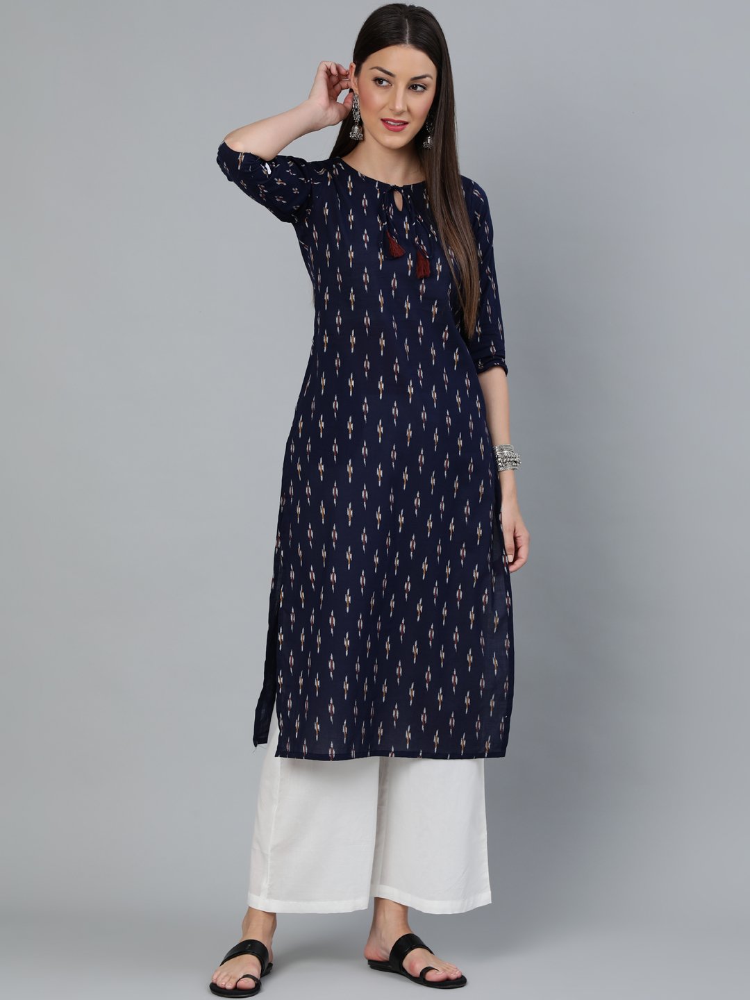 Women's Navy Blue Ikat Printed Straight Kurta With Off White Plazo