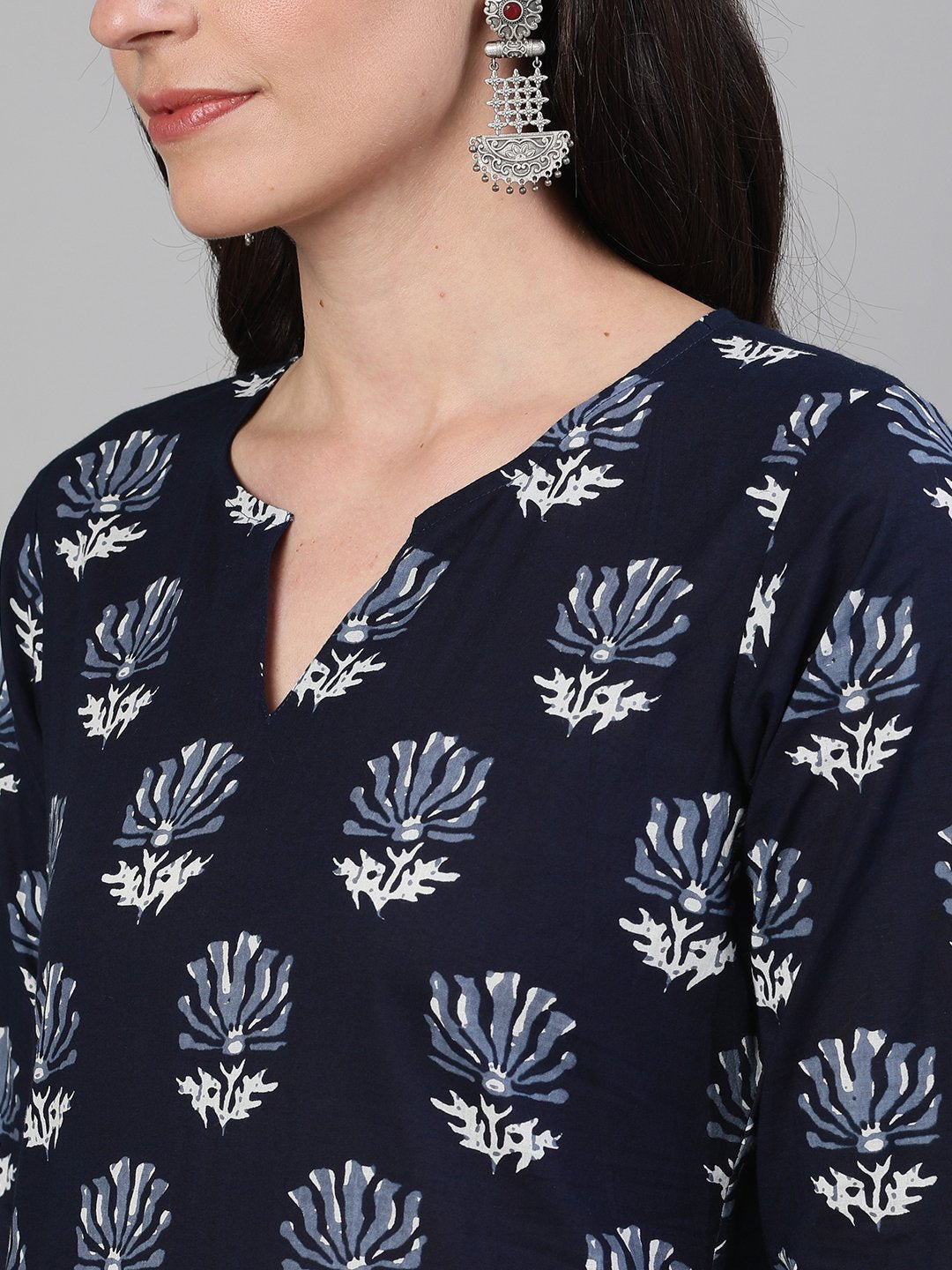 Women's Indigo Calf Length Three-Quarter Sleeves Straight Floral Printed Cotton Kurta With Pockets And Face Mask