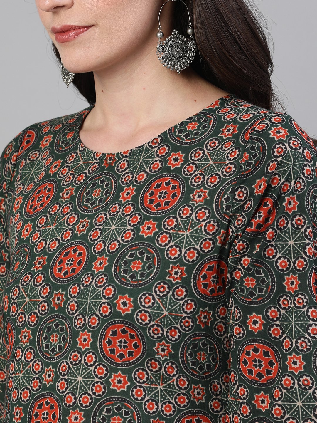 Women's Green And Orange Three-Quarter Sleeves Straight Kurta With Palazzo With Pockets And Face Mask