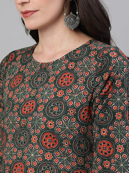 Women's Green And Orange Three-Quarter Sleeves Straight Kurta With Palazzo With Pockets And Face Mask