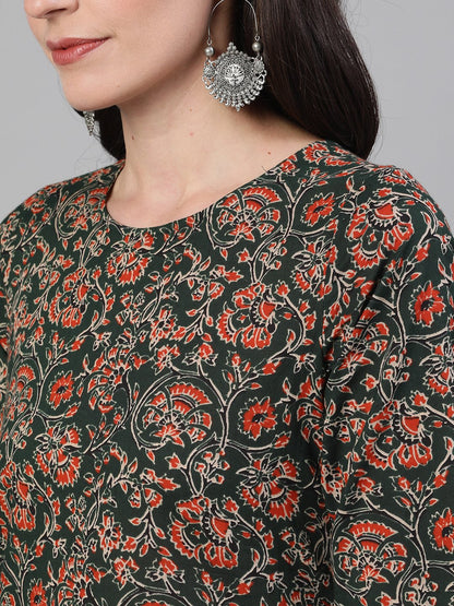 Women's Green And Orange Three-Quarter Sleeves Straight Kurta With Palazzo With Pockets And Face Mask