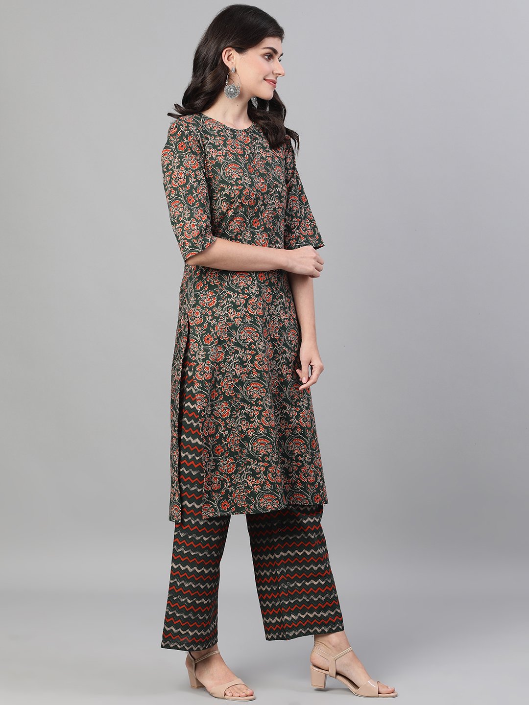 Women's Green And Orange Three-Quarter Sleeves Straight Kurta With Palazzo With Pockets And Face Mask