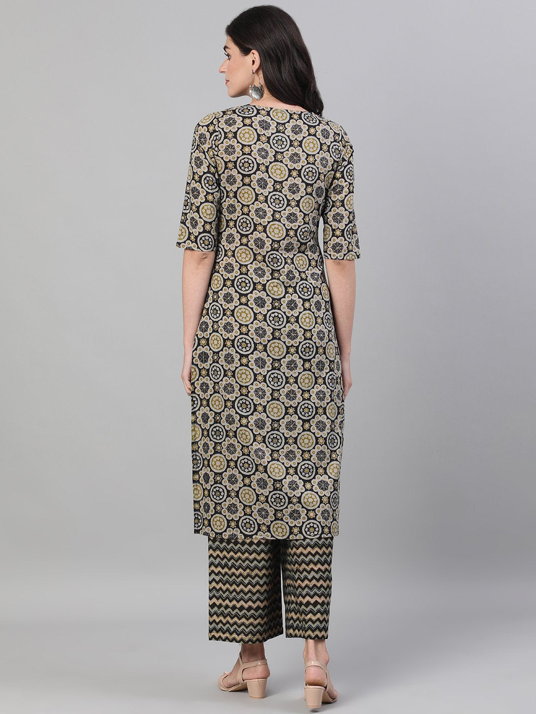 Women's Black And Greenthree-Quarter Sleeves Straight Kurta With Palazzo With Pockets And Face Mask