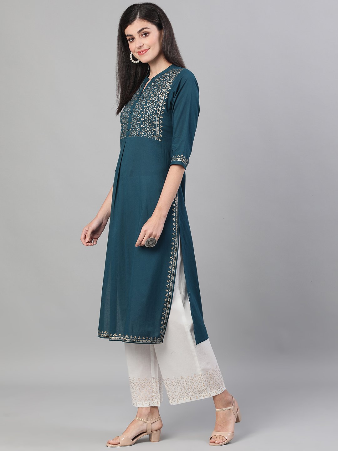 Women's Lavender Calf Length Three-Quarter Sleeves Straight Floral Printed Cotton Kurta Set With Face Mask