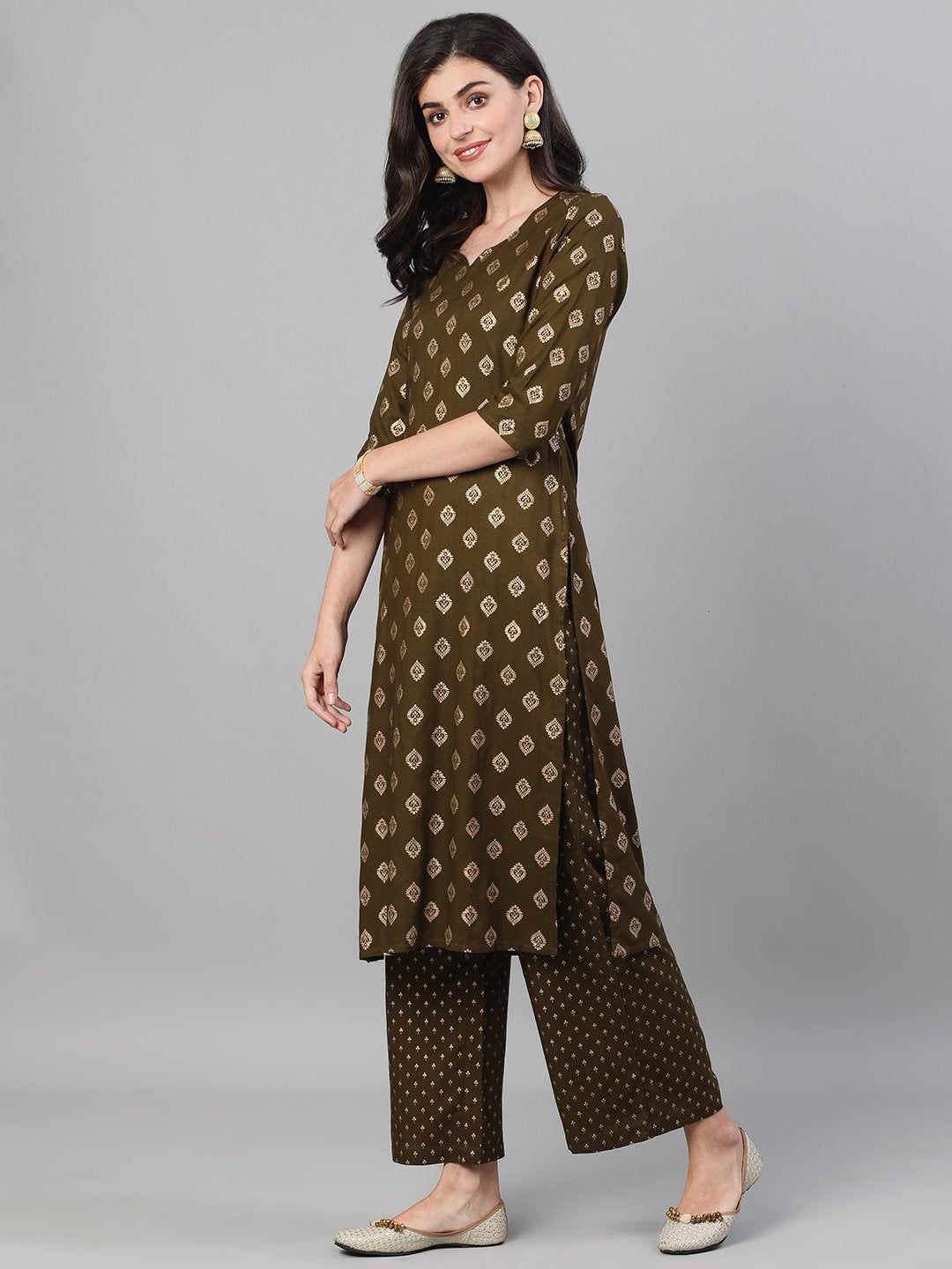 Women's Mehendi Green Three-Quarter Sleeves Gold Printed Kurta-Palazzo With Pockets And Fask Mask