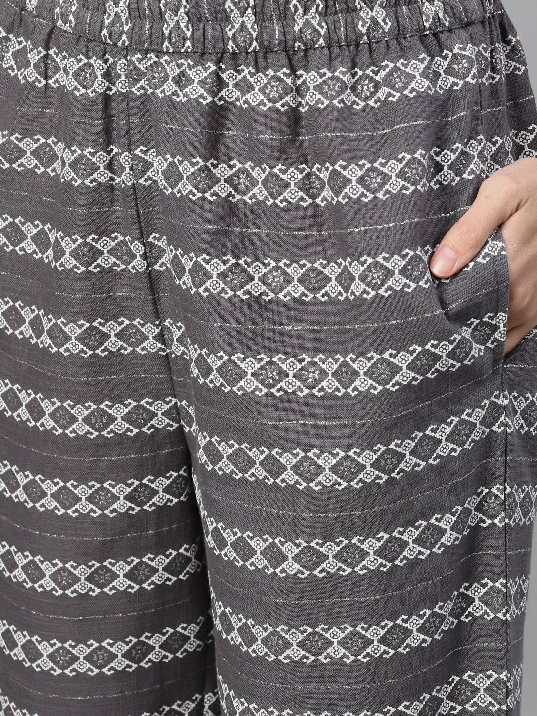 Women's Steel Grey Three-Quarter Sleeves Printed Kurta-Palazzo With Pockets And Face Mask