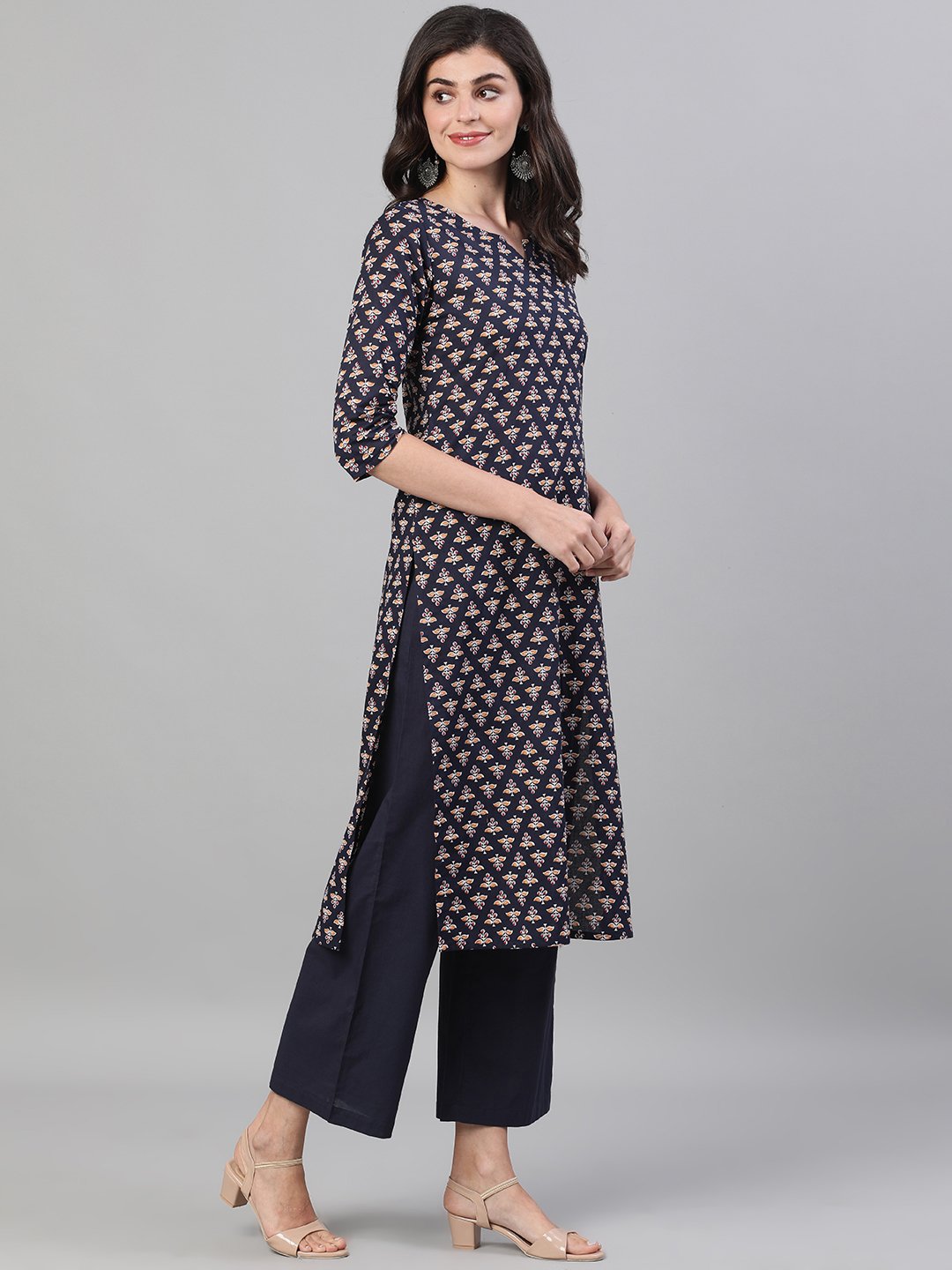 Women's Black Three-Quarter Sleeves Printed Kurta-Palazzo With Pockets And Face Mask