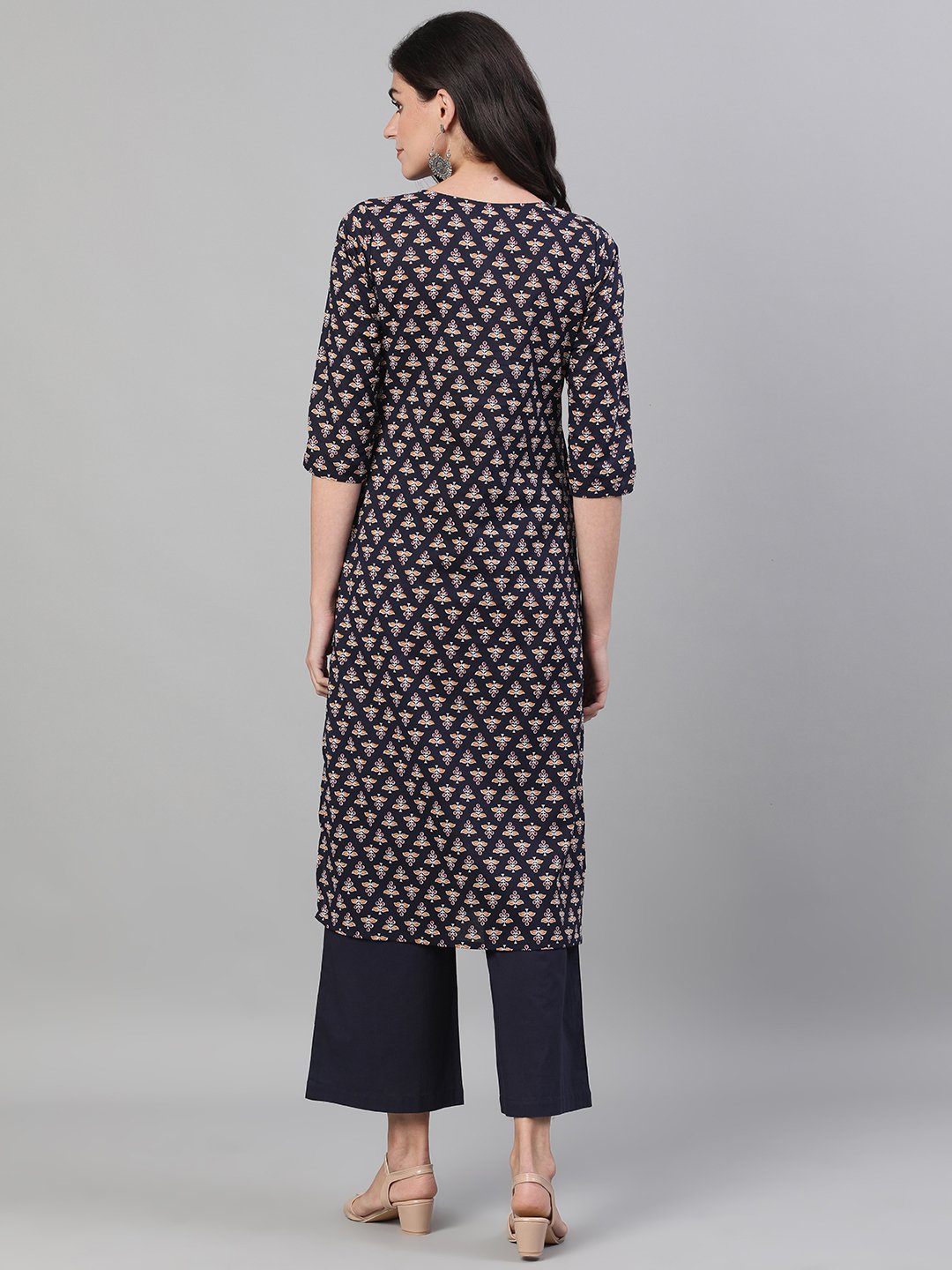 Women's Black Three-Quarter Sleeves Printed Kurta-Palazzo With Pockets And Face Mask