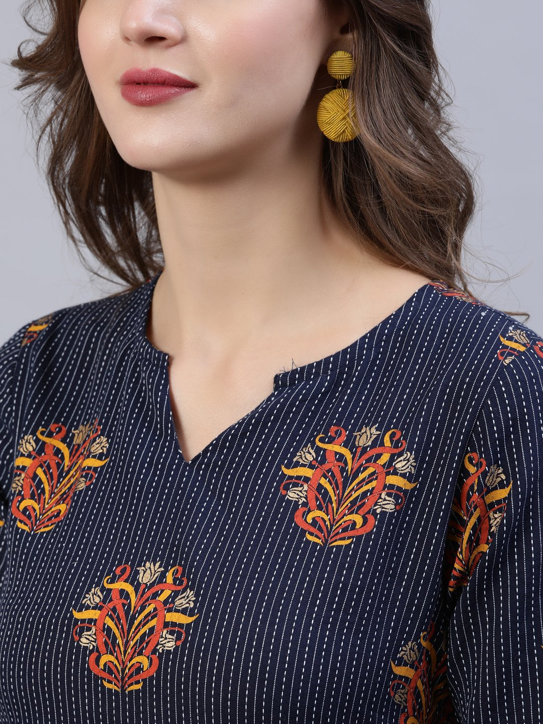 Women's Navy Blue Printed Straigh Kurta With Plazzo