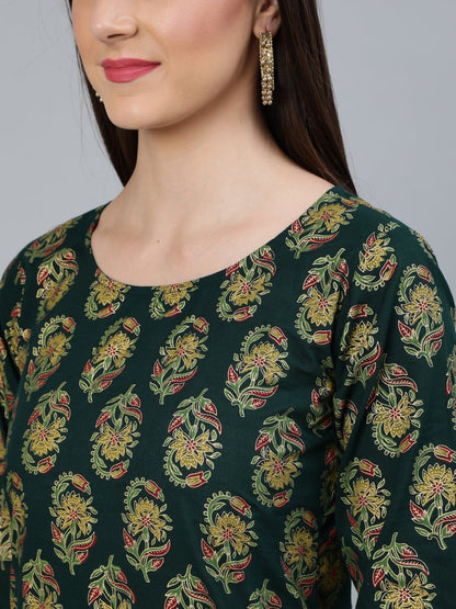 Women's Dark Green & Gold Printed Straight Kurta With Round Neck & Three Qauter Sleeves
