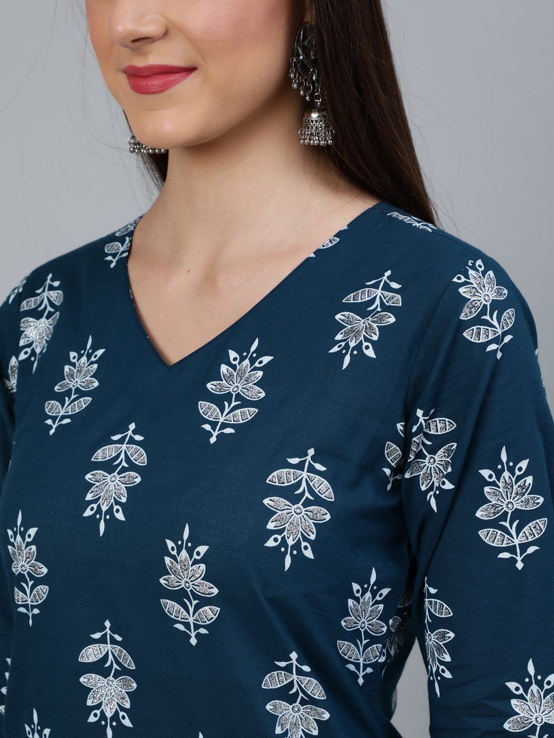 Women's Teal Blue & Silver Printed Straight Kurta With Three Quarters Sleeves