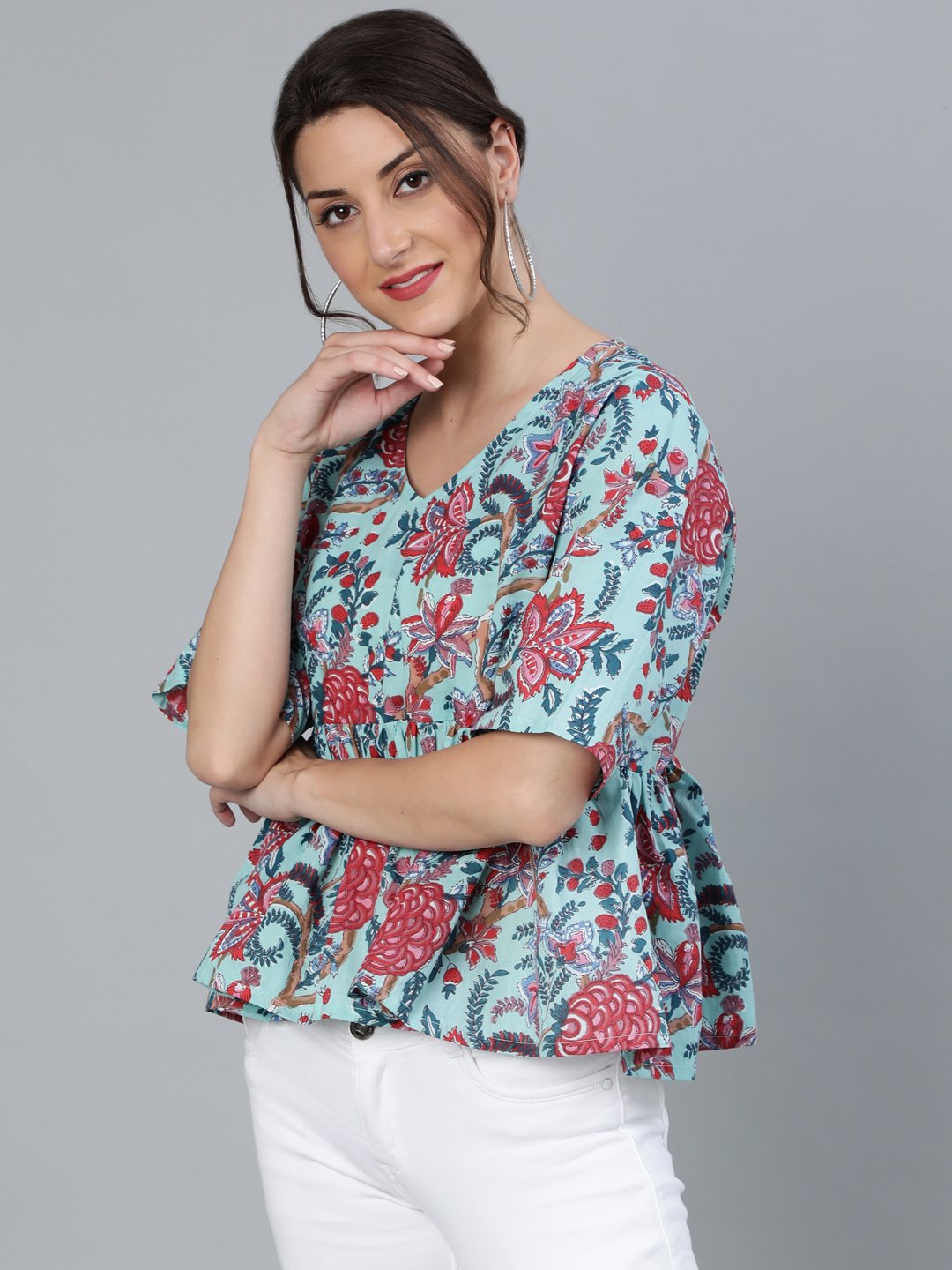 Women's Green Printed Top With V Neck & Three Quarter Sleeves