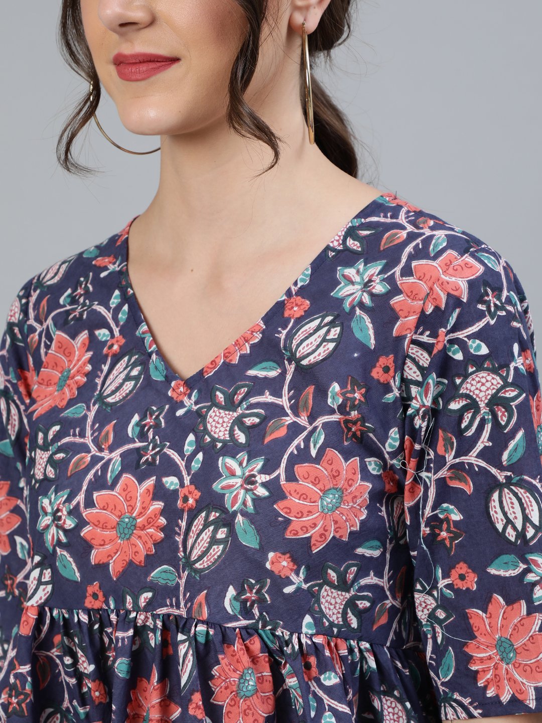 Women's Blue Printed Top With V Neck & Three Quarter Sleeves