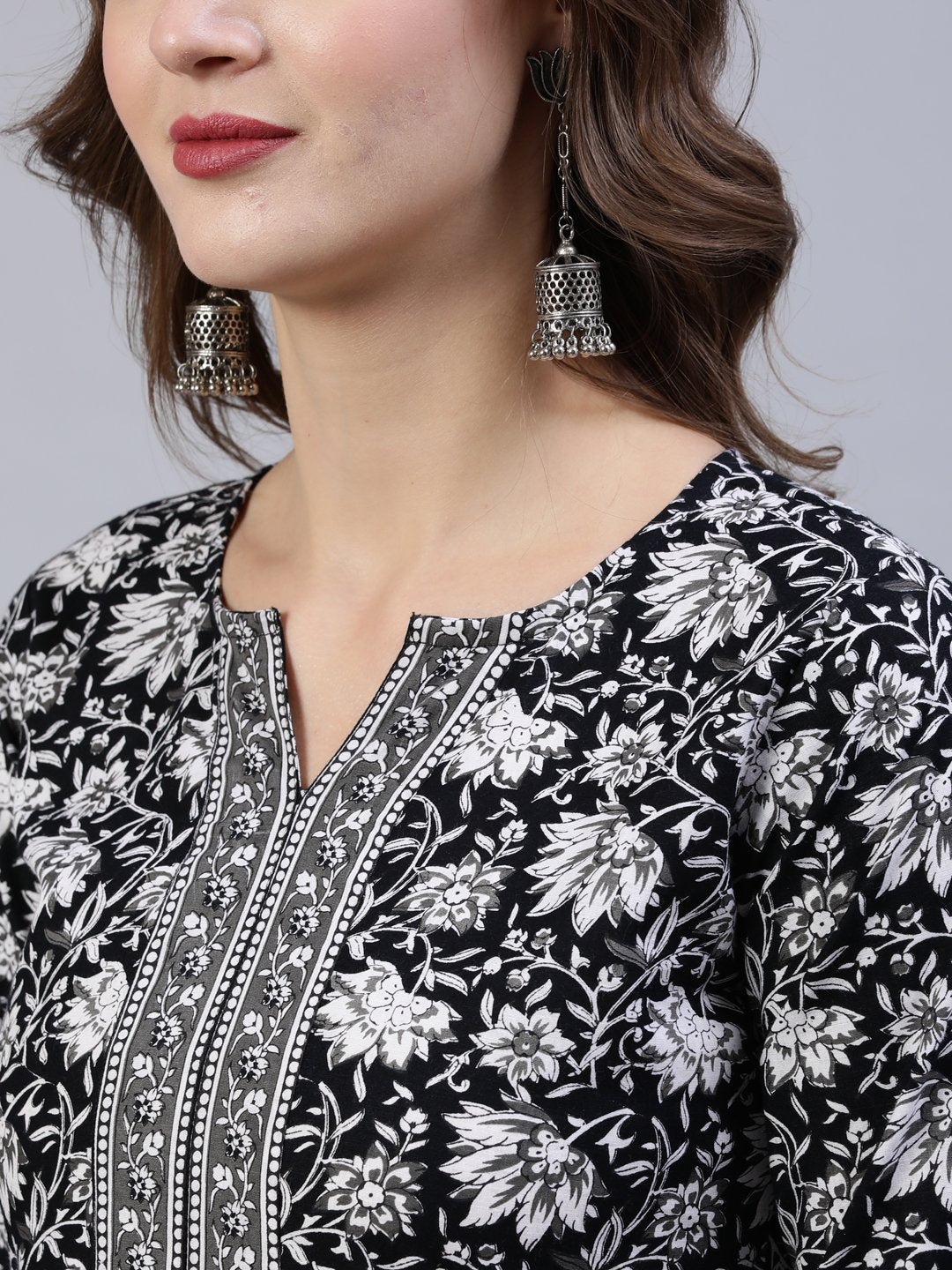 Women's Black & Whites Floral Printed Straight Kurta With Palazo & Dupatta