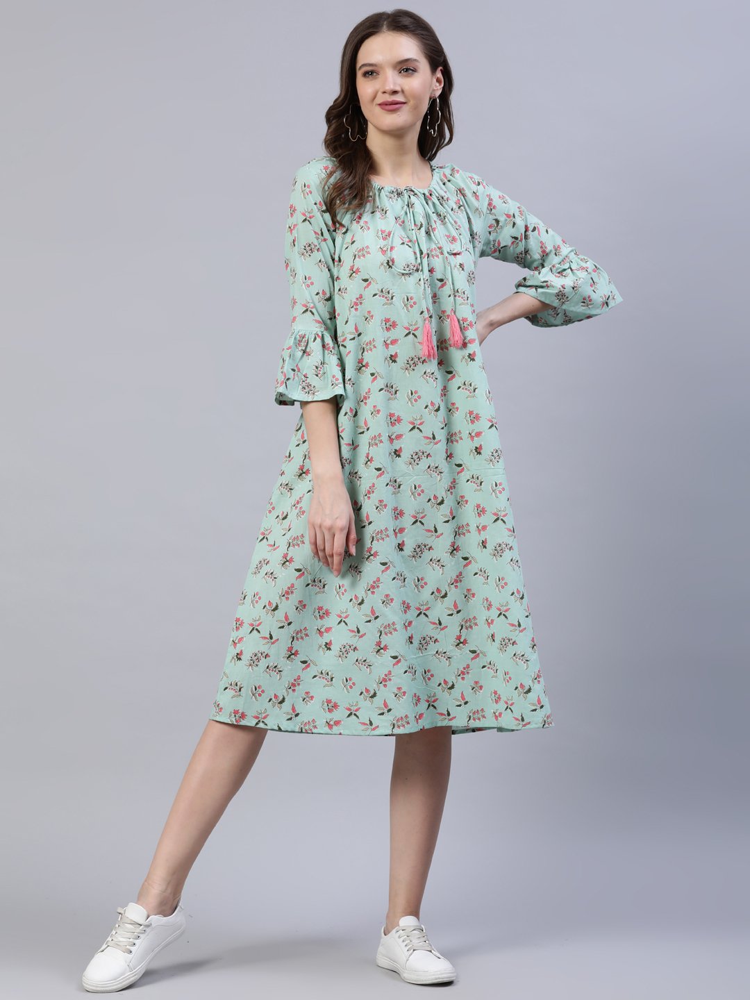 Women's Pastel Green Printed Dress With Three Quarter Flared Sleeves