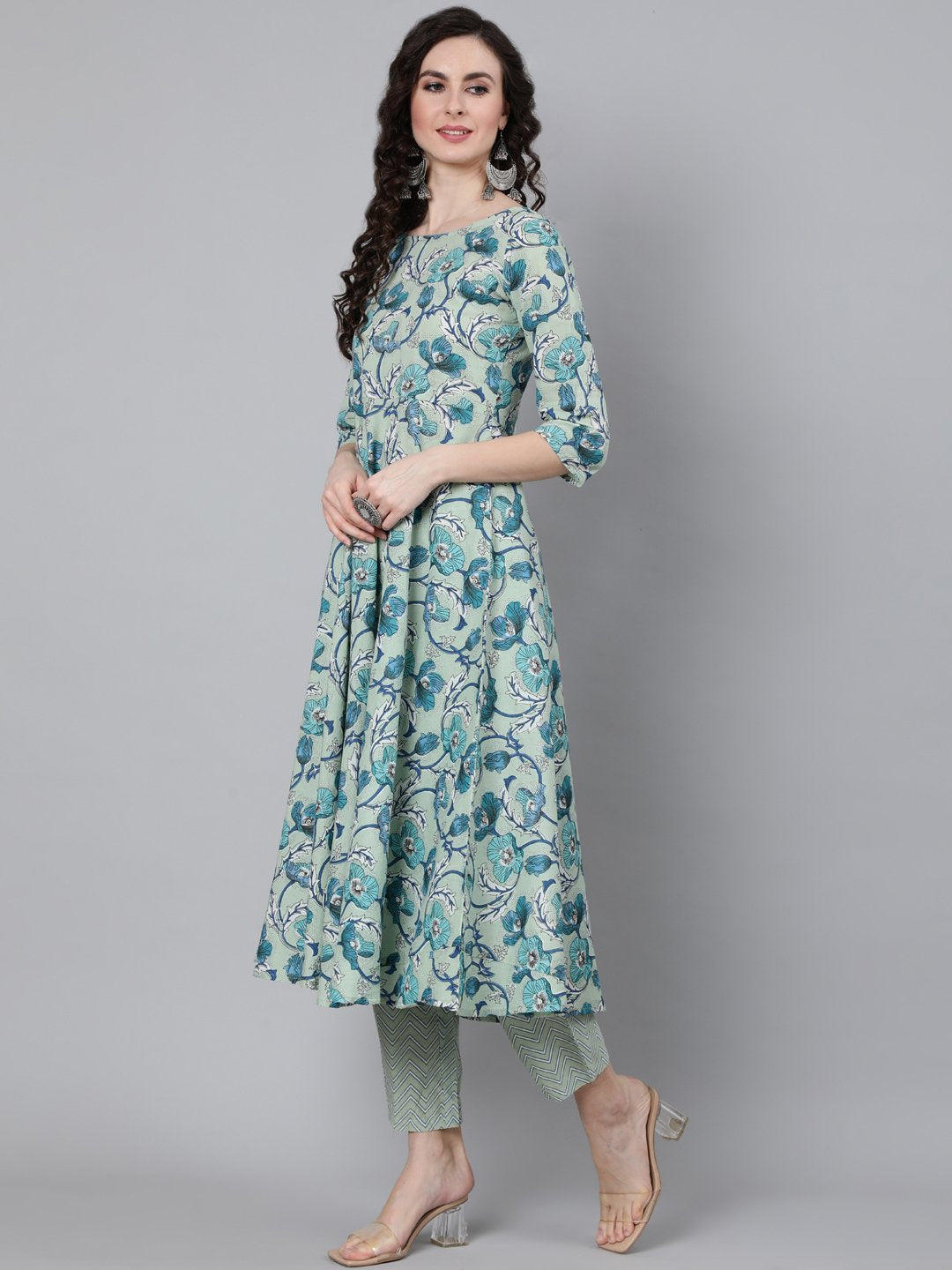 Women's Sage Green Floral Printed Kurta With Trouser & Dupatta
