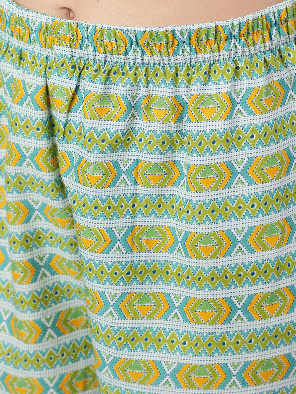Women's Green Ethnic Printed Straight Kurta With Trouser