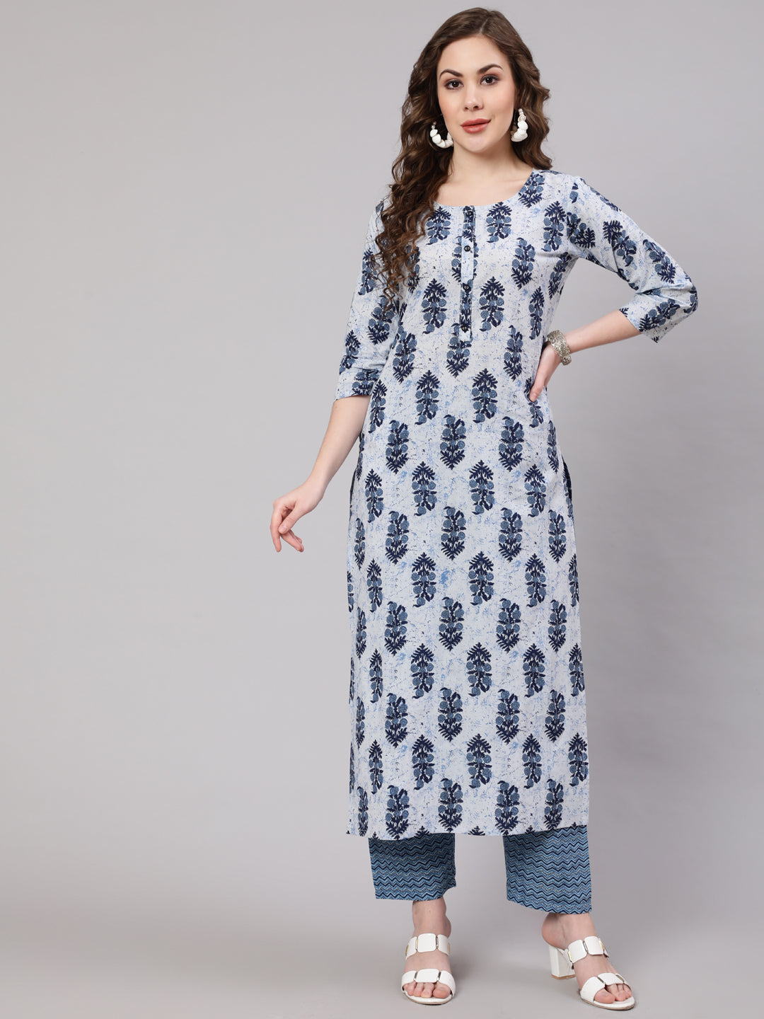 Women's Blue Printed Straight Kurta With Trouser
