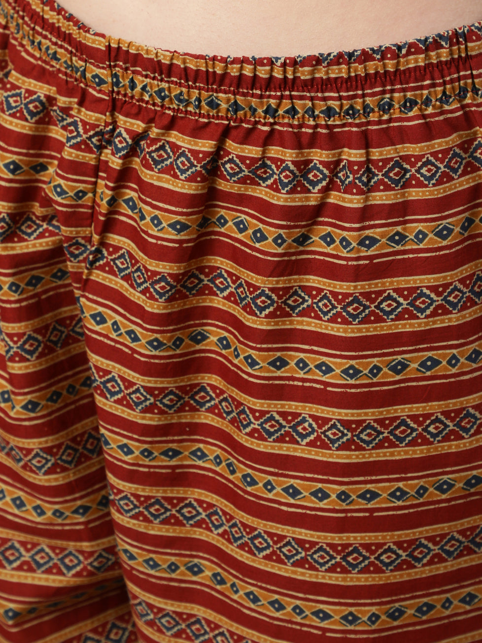 Women's Maroon Ethnic Printed Straight Kurta With Trouser