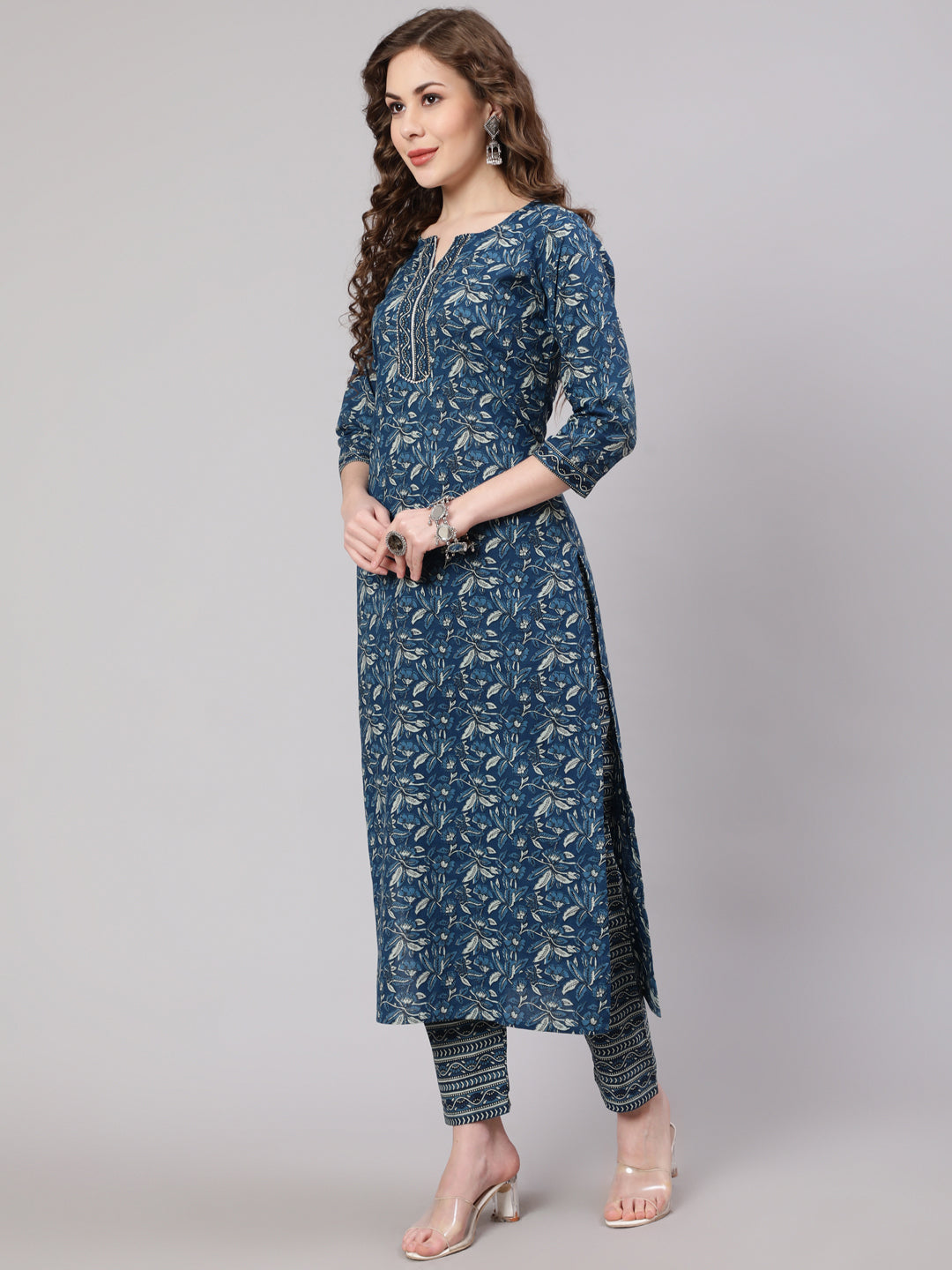 Women's Blue Printed Straight Kurta With Trouser
