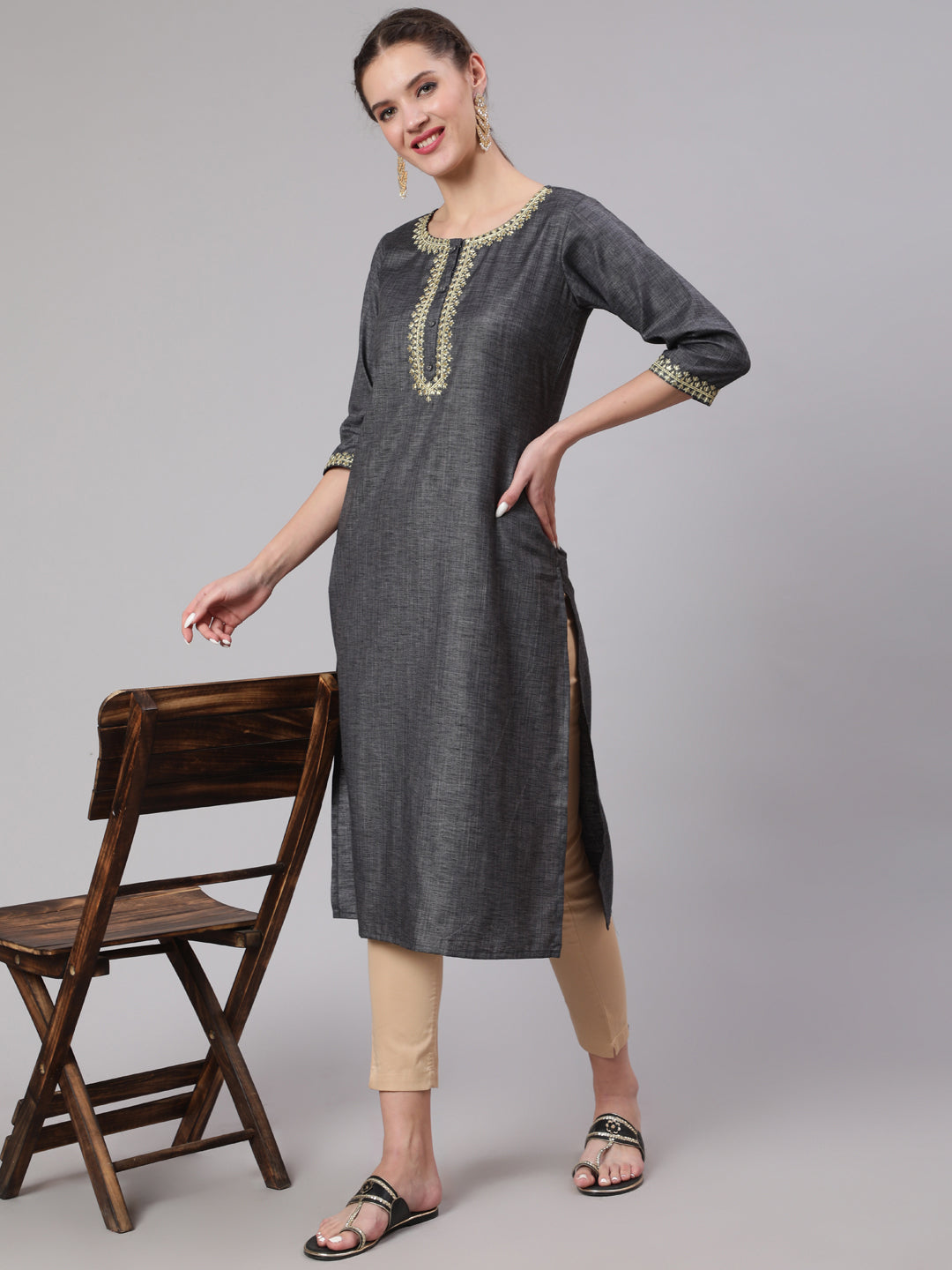 Women's Grey Embridered Straight Kurta With Three Quarter Sleeves