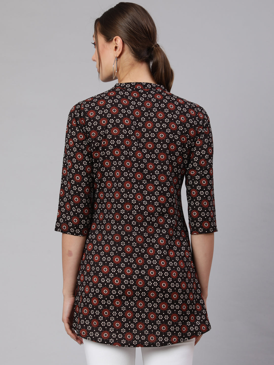 Women's Black Straight Tunic With Three Quaretr Sleeves