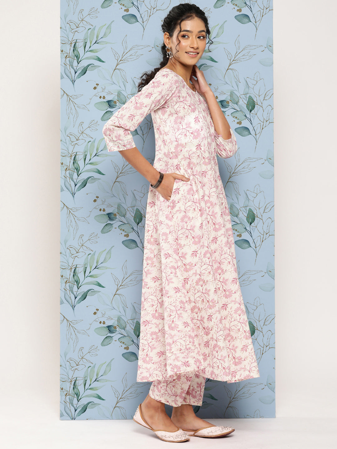 Women's Off- White & Pink Printed Anarkali Kurta With Trouser and Dupatta